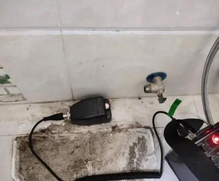 从江屋顶漏水维修公司分享下卫生间漏水的危害及解决方法